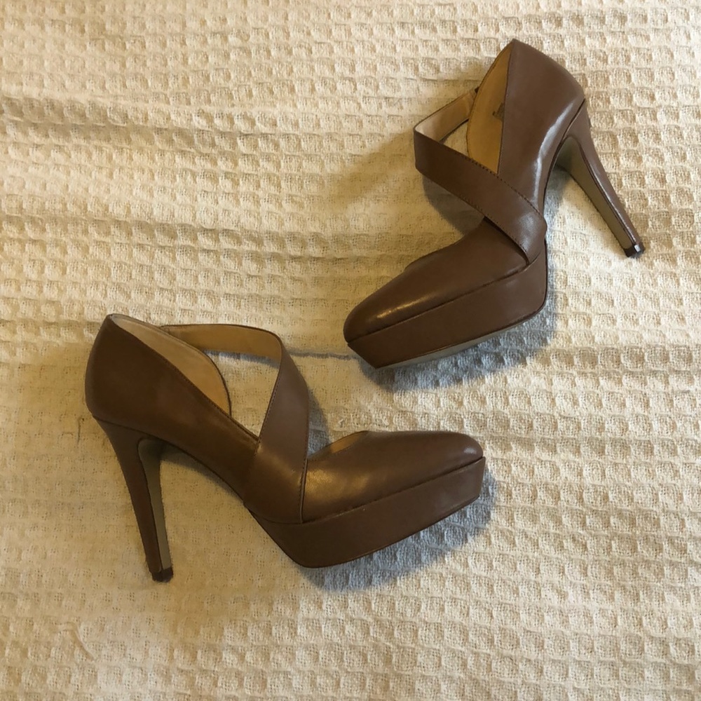 Nine West platform pump with strap detail